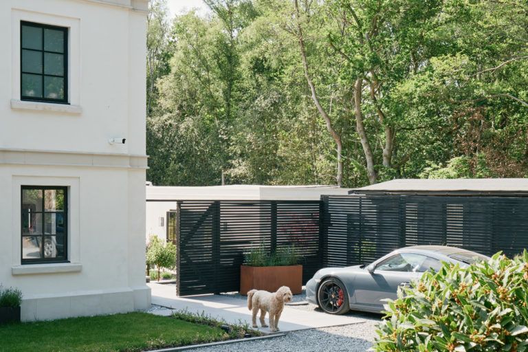 LAWFORDS SURREY, GU3 - SHOOTFACTORY - OTHER UK HOUSES