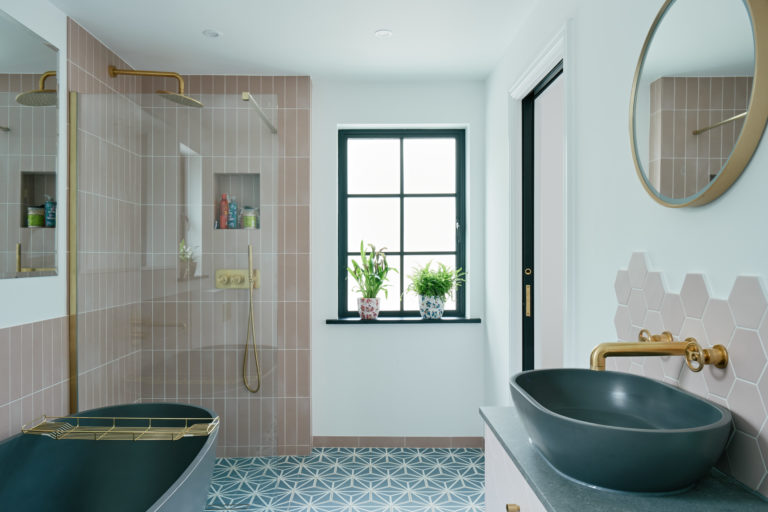 LAWFORDS SURREY, GU3 - SHOOTFACTORY - OTHER UK HOUSES