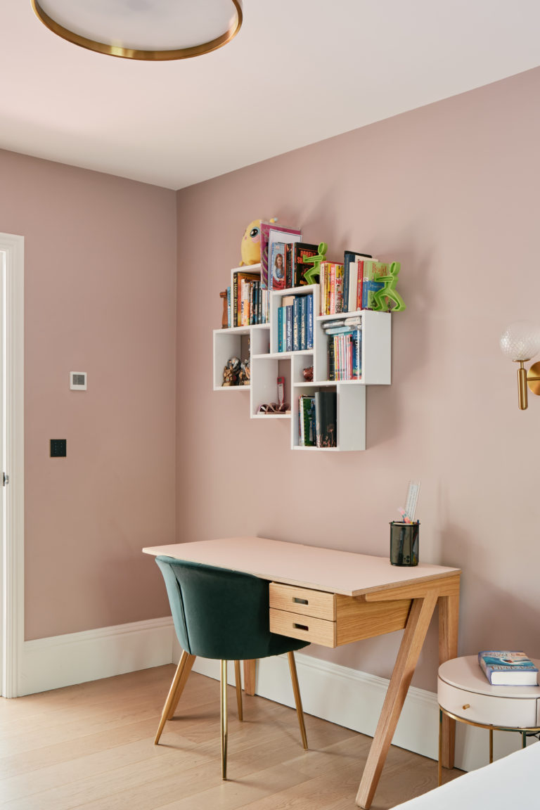 LAWFORDS SURREY, GU3 - SHOOTFACTORY - OTHER UK HOUSES