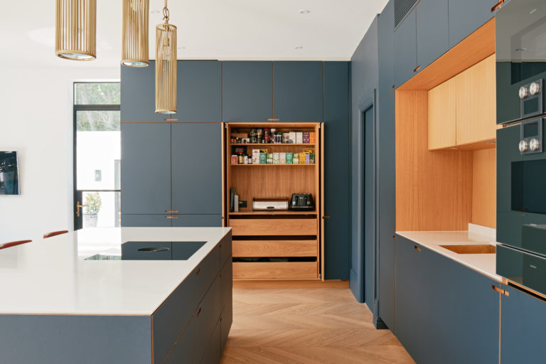 LAWFORDS SURREY, GU3 - SHOOTFACTORY - OTHER UK HOUSES