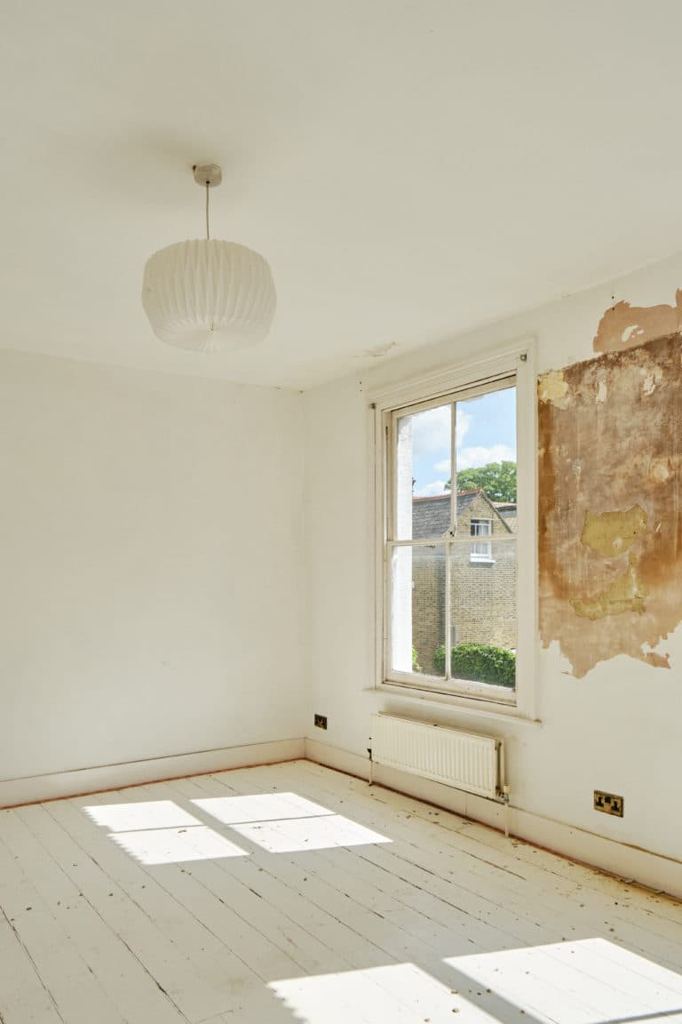 Cornsilk - White Painted Floor Location House - Shootfactory 