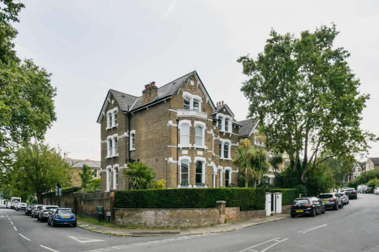 POWER LONDON, SE4 SHOOTFACTORY - LONDON HOUSES