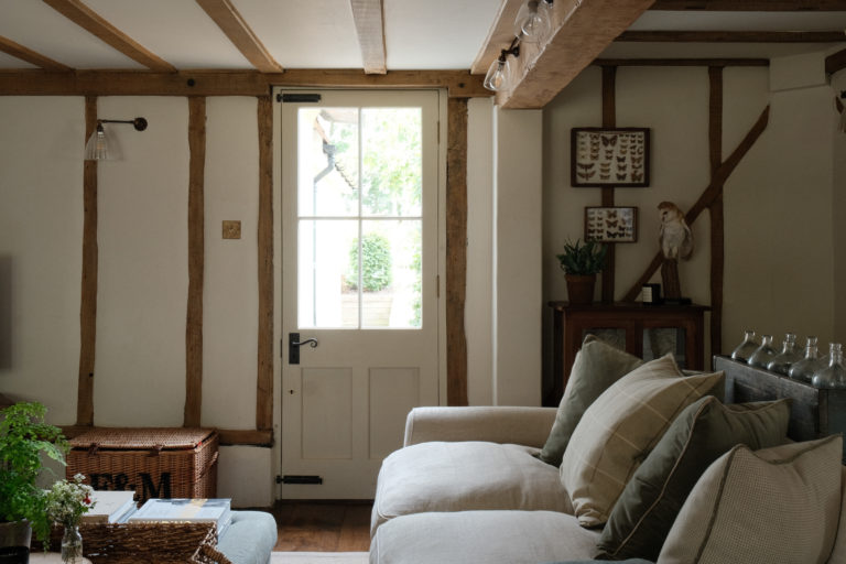 THATCHED COTTAGE NEWMARKET, CB8 - SHOOTFACTORY - OTHER UK