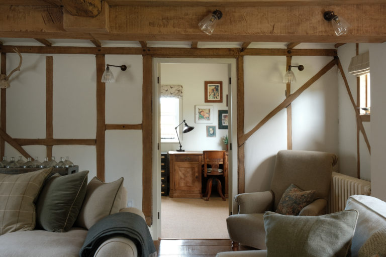THATCHED COTTAGE NEWMARKET, CB8 - SHOOTFACTORY - OTHER UK