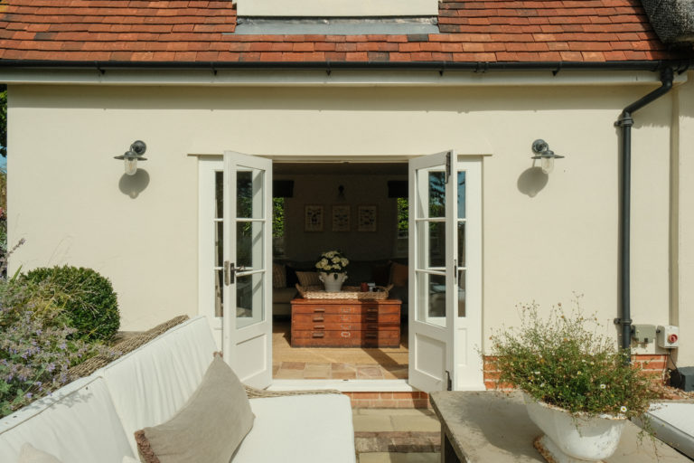 THATCHED COTTAGE NEWMARKET, CB8 - SHOOTFACTORY - OTHER UK