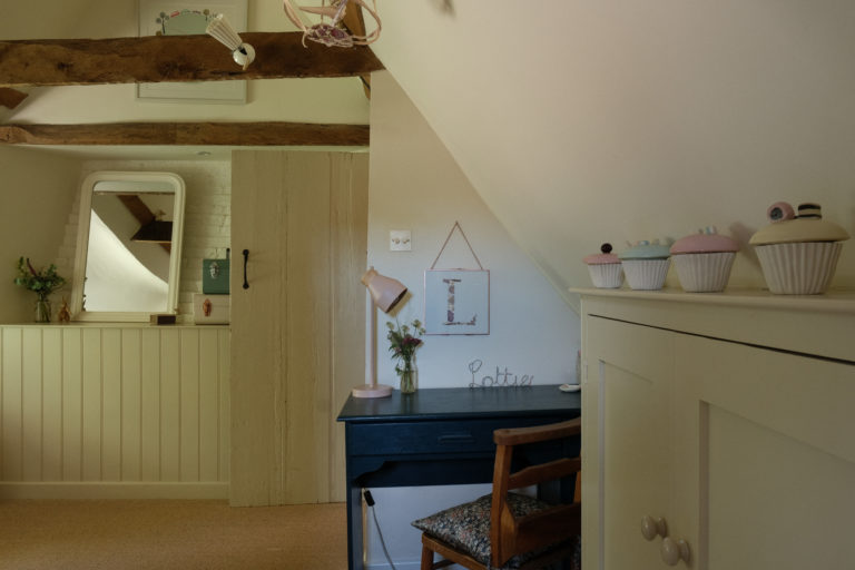 THATCHED COTTAGE NEWMARKET, CB8 - SHOOTFACTORY - OTHER UK