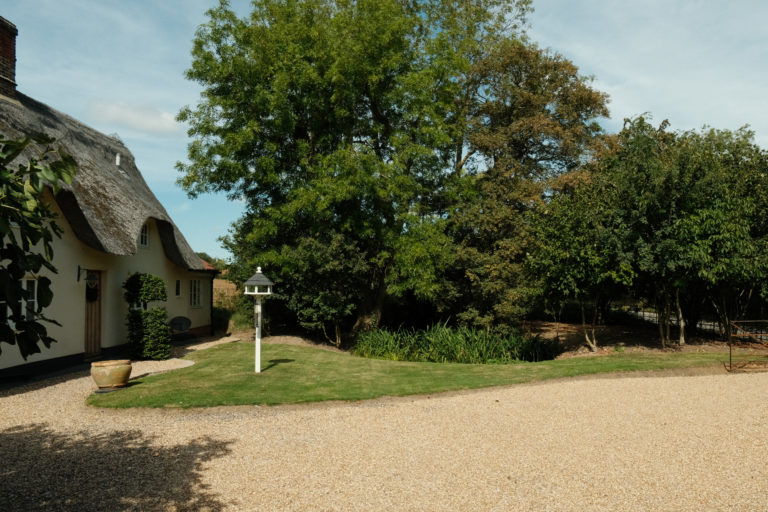 THATCHED COTTAGE NEWMARKET, CB8 - SHOOTFACTORY - OTHER UK