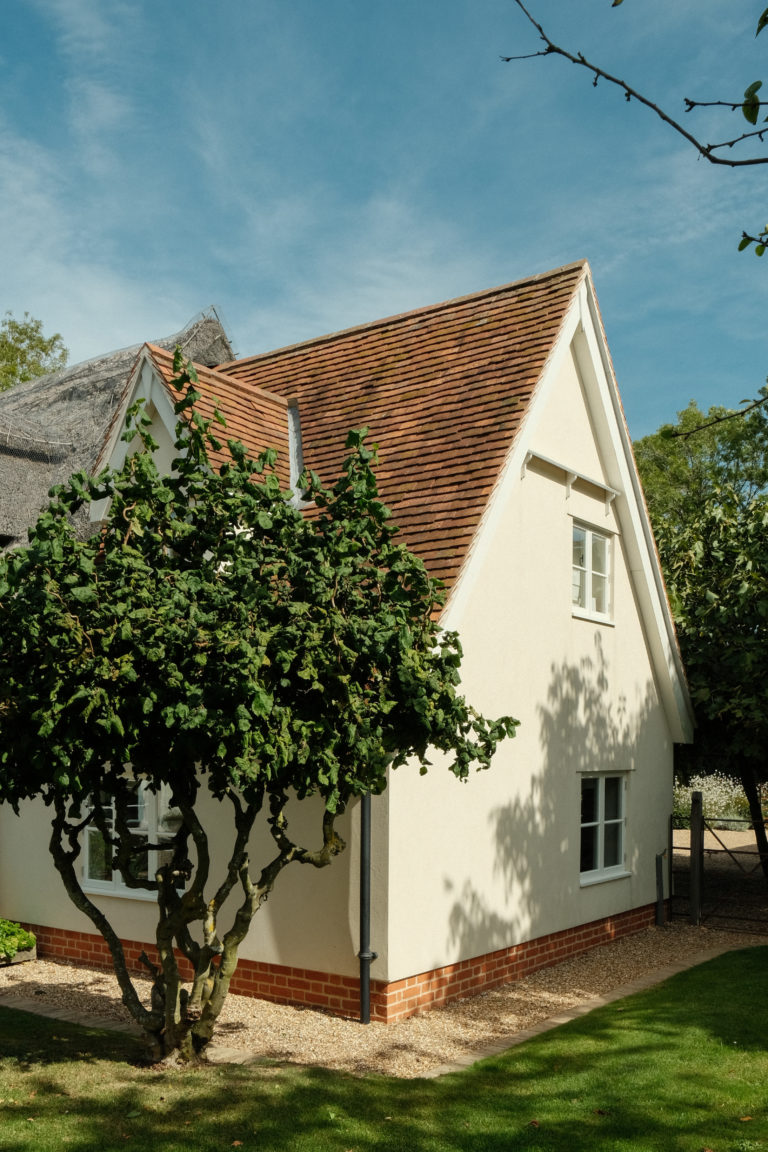 THATCHED COTTAGE NEWMARKET, CB8 - SHOOTFACTORY - OTHER UK