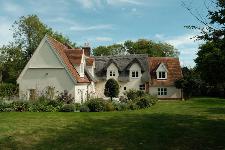 THATCHED COTTAGE NEWMARKET, CB8 - SHOOTFACTORY - OTHER UK