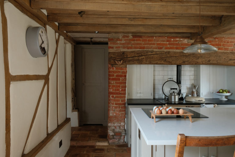 THATCHED COTTAGE NEWMARKET, CB8 - SHOOTFACTORY - OTHER UK