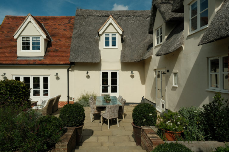 THATCHED COTTAGE NEWMARKET, CB8 - SHOOTFACTORY - OTHER UK
