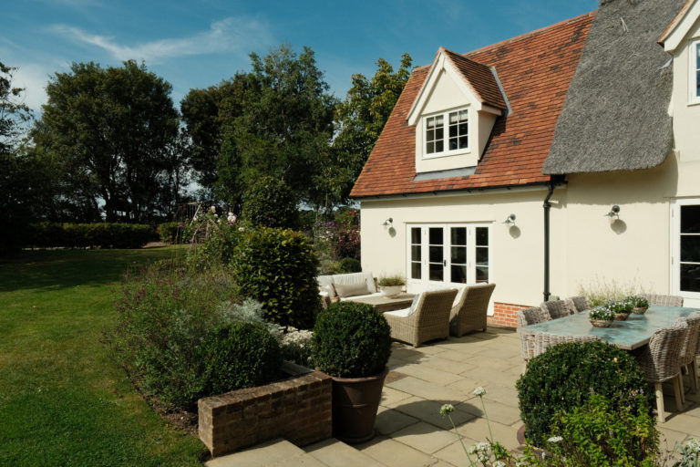 THATCHED COTTAGE NEWMARKET, CB8 - SHOOTFACTORY - OTHER UK