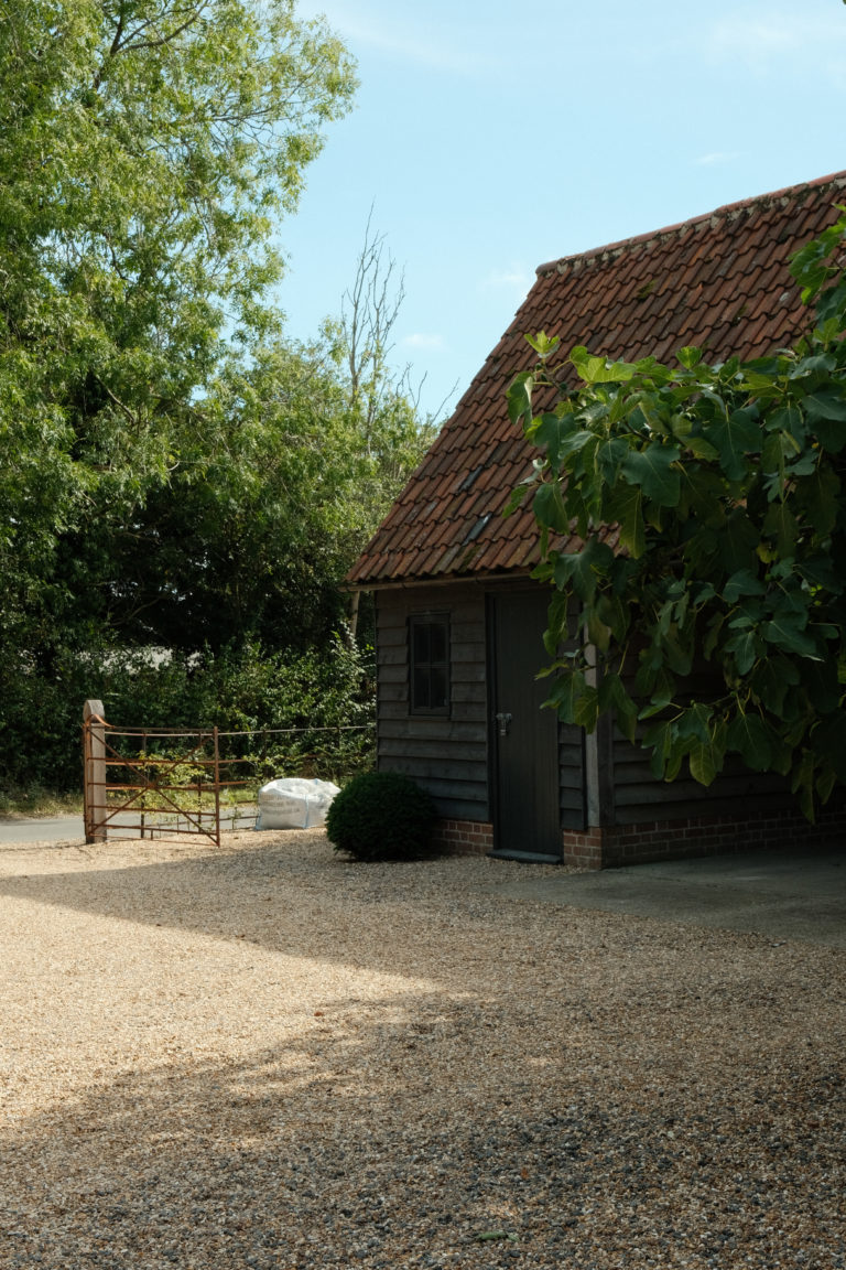 THATCHED COTTAGE NEWMARKET, CB8 - SHOOTFACTORY - OTHER UK