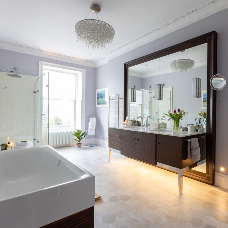 CRESCENT BATH,BA1 - SHOOTFACTORY - OTHER UK HOUSES