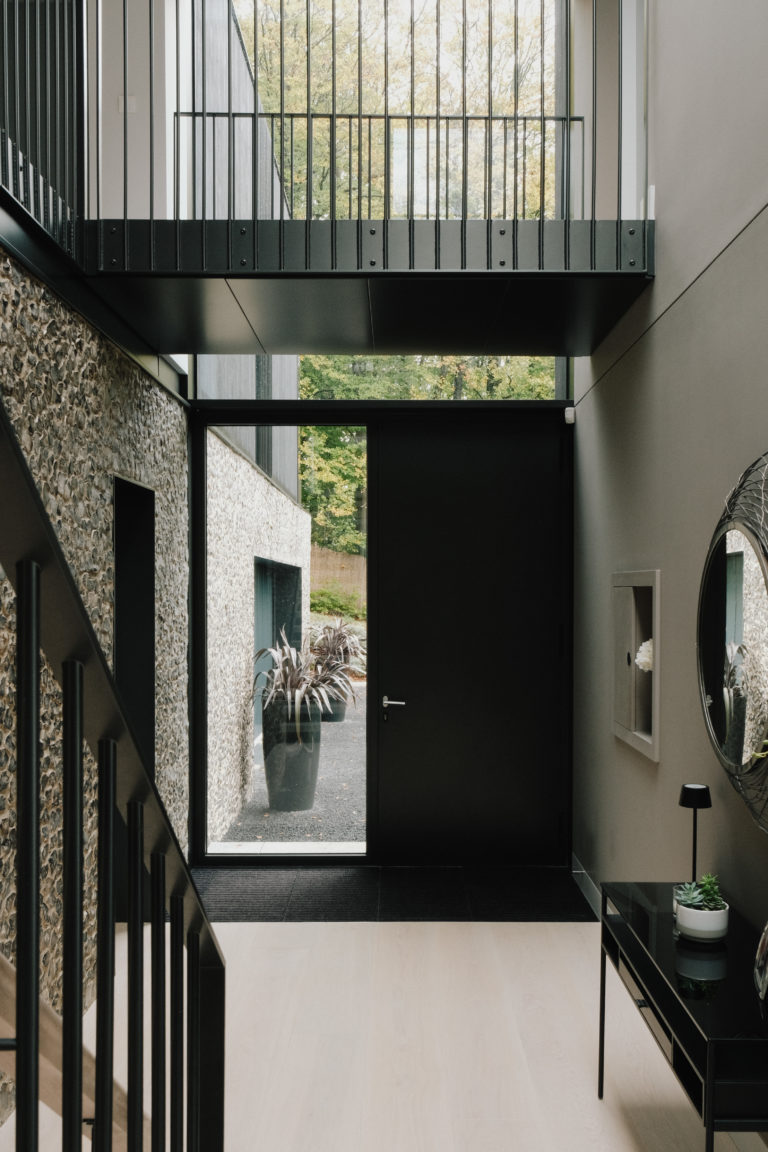 HILLSIDE GUILDFORD, GU5 - SHOOTFACTORY - OTHER UK HOUSES