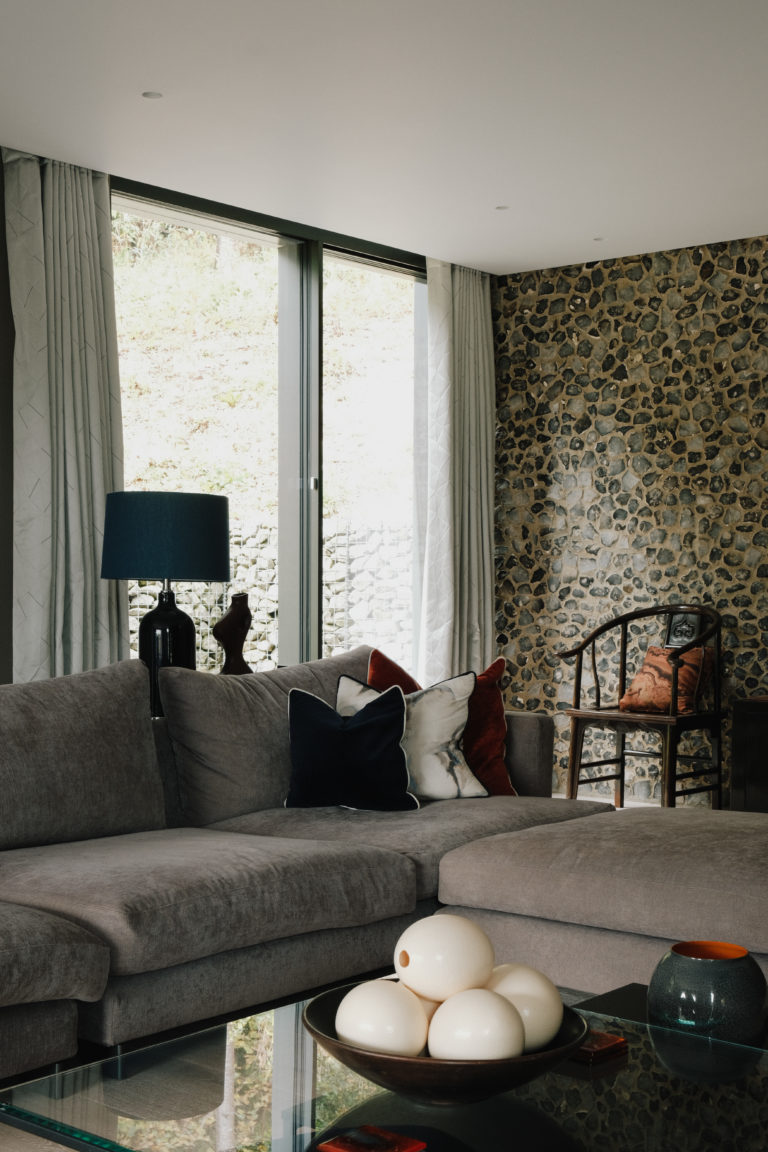 HILLSIDE GUILDFORD, GU5 - SHOOTFACTORY - OTHER UK HOUSES