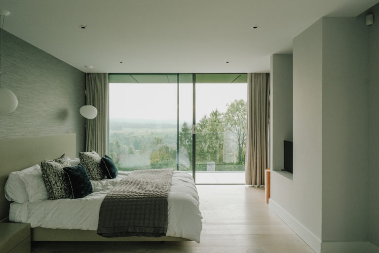 HILLSIDE GUILDFORD, GU5 - SHOOTFACTORY - OTHER UK HOUSES