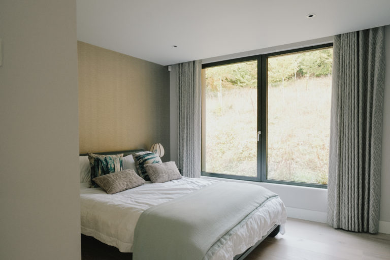 HILLSIDE GUILDFORD, GU5 - SHOOTFACTORY - OTHER UK HOUSES