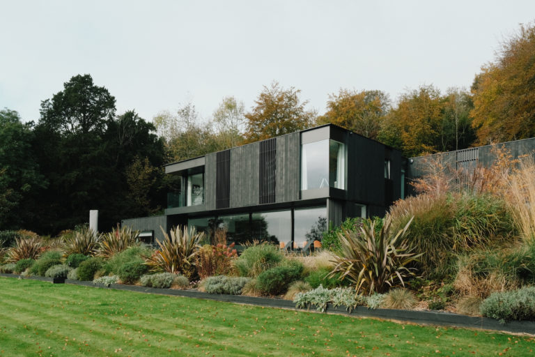 HILLSIDE GUILDFORD, GU5 - SHOOTFACTORY - OTHER UK HOUSES