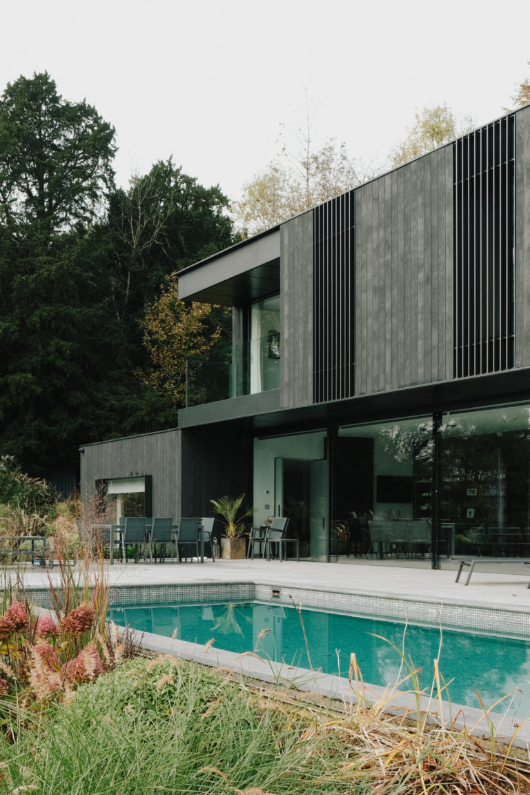 HILLSIDE GUILDFORD, GU5 - SHOOTFACTORY - OTHER UK HOUSES