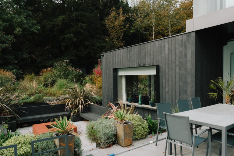 HILLSIDE GUILDFORD, GU5 - SHOOTFACTORY - OTHER UK HOUSES