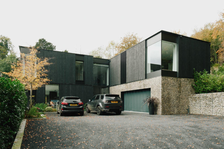 HILLSIDE GUILDFORD, GU5 - SHOOTFACTORY - OTHER UK HOUSES
