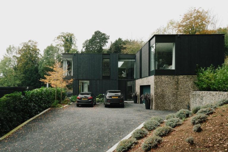 HILLSIDE GUILDFORD, GU5 - SHOOTFACTORY - OTHER UK HOUSES