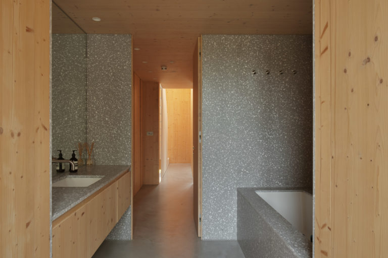 TIMBER HOUSE LONDON, E17 SHOOTFACTORY - LONDON HOUSES