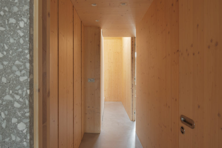 TIMBER HOUSE LONDON, E17 SHOOTFACTORY - LONDON HOUSES