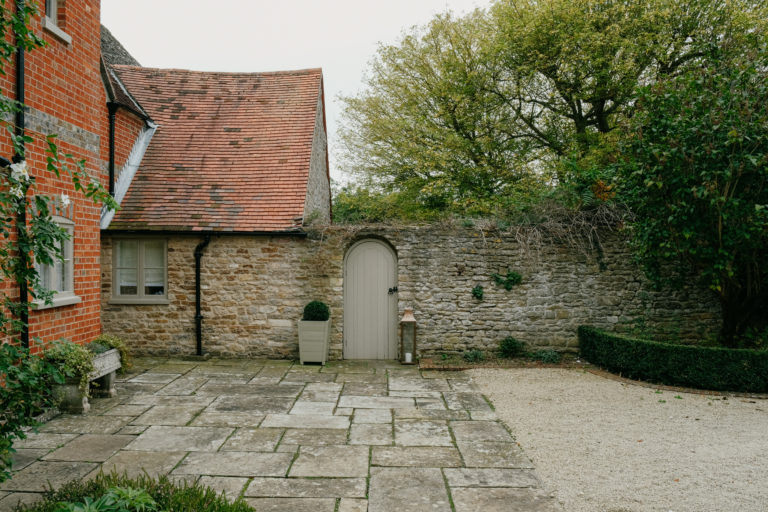 THE VALE OXFORDSHIRE, SN7 - SHOOTFACTORY - OTHER UK HOUSES