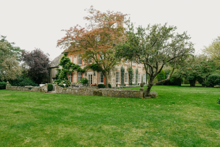 THE VALE OXFORDSHIRE, SN7 - SHOOTFACTORY - OTHER UK HOUSES
