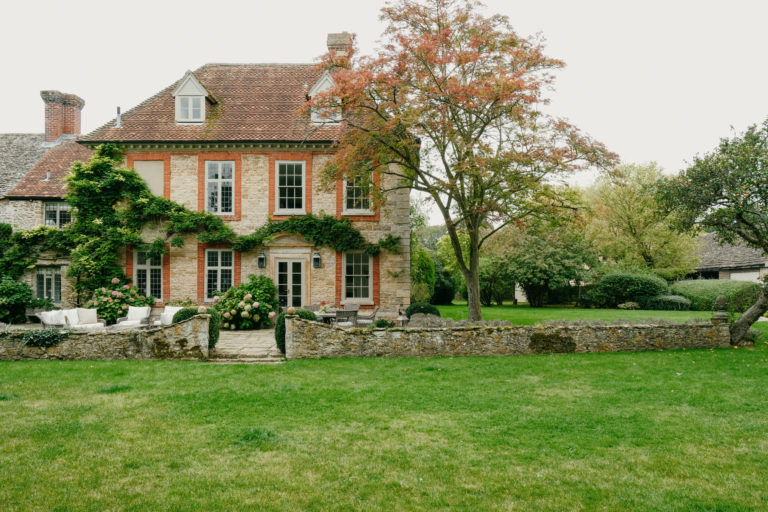 THE VALE OXFORDSHIRE, SN7 - SHOOTFACTORY - OTHER UK HOUSES