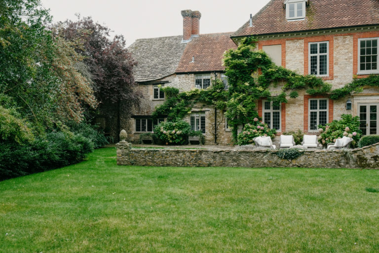 THE VALE OXFORDSHIRE, SN7 - SHOOTFACTORY - OTHER UK HOUSES