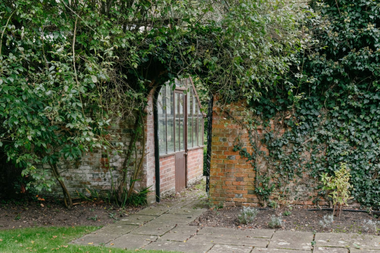 THE VALE OXFORDSHIRE, SN7 - SHOOTFACTORY - OTHER UK HOUSES