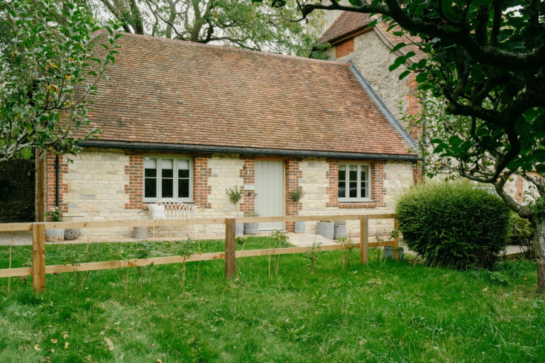 THE VALE OXFORDSHIRE, SN7 - SHOOTFACTORY - OTHER UK HOUSES