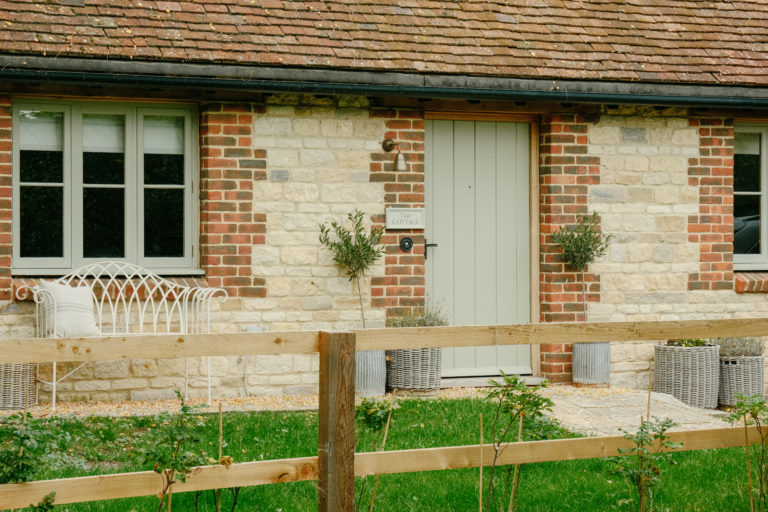 THE VALE OXFORDSHIRE, SN7 - SHOOTFACTORY - OTHER UK HOUSES