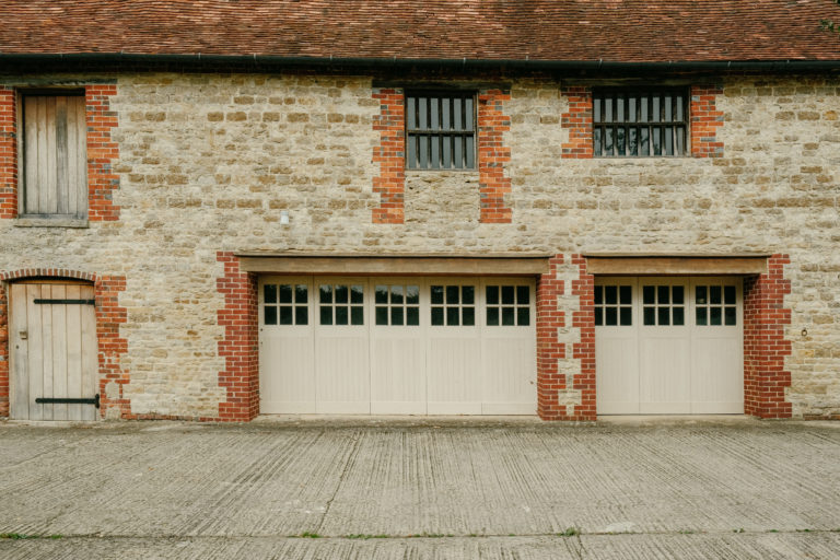 THE VALE OXFORDSHIRE, SN7 - SHOOTFACTORY - OTHER UK HOUSES