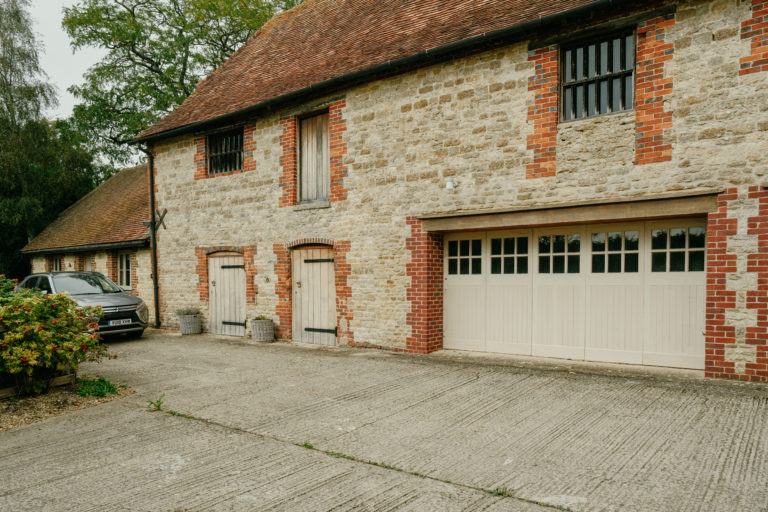 THE VALE OXFORDSHIRE, SN7 - SHOOTFACTORY - OTHER UK HOUSES