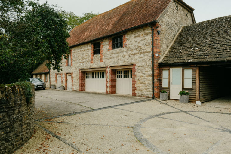 THE VALE OXFORDSHIRE, SN7 - SHOOTFACTORY - OTHER UK HOUSES
