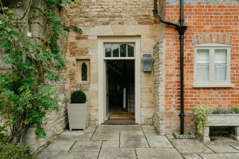 THE VALE OXFORDSHIRE, SN7 - SHOOTFACTORY - OTHER UK HOUSES