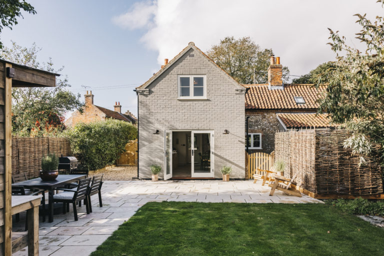 WORKERS COTTAGE NORFOLK, PE31 - SHOOTFACTORY - OTHER UK HOUSES