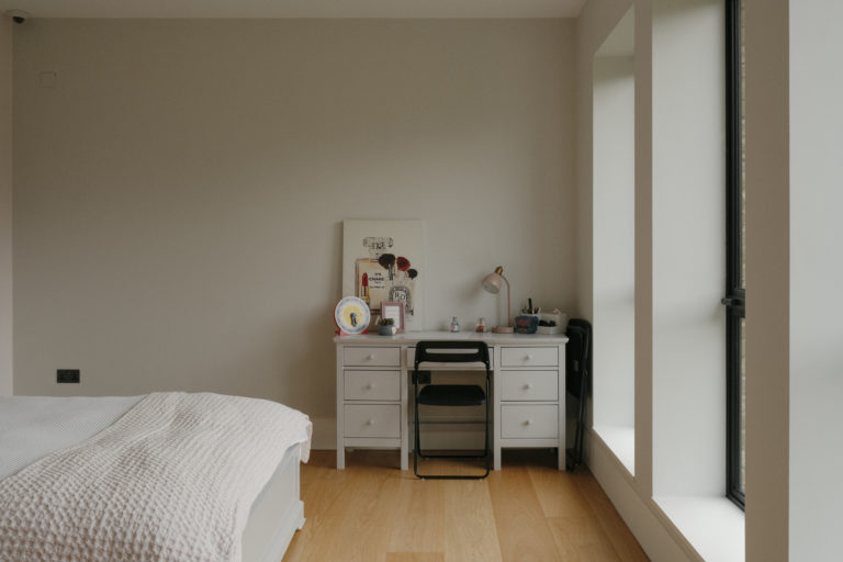 NORTH THREE LONDON, N3- SHOOTFACTORY - LONDON HOUSES