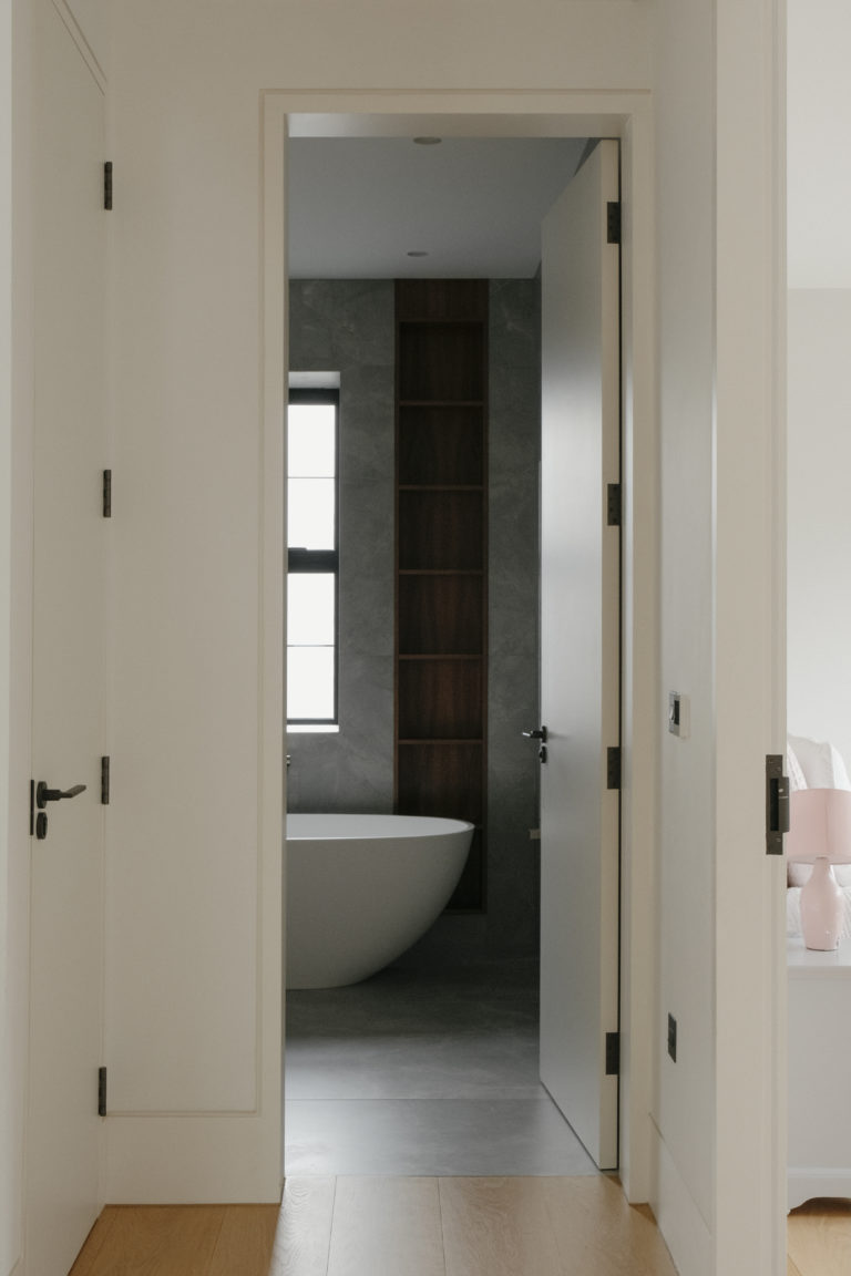 NORTH THREE LONDON, N3- SHOOTFACTORY - LONDON HOUSES