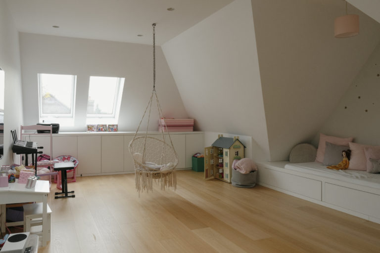 NORTH THREE LONDON, N3- SHOOTFACTORY - LONDON HOUSES