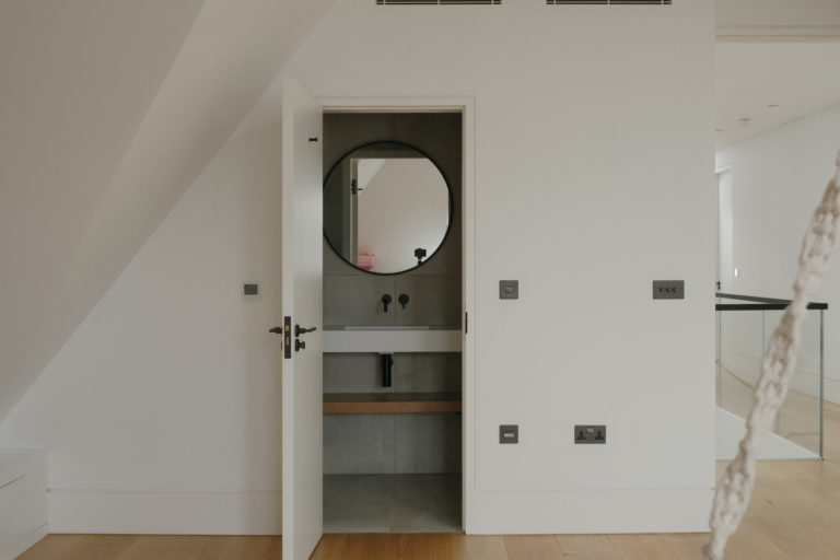 NORTH THREE LONDON, N3- SHOOTFACTORY - LONDON HOUSES