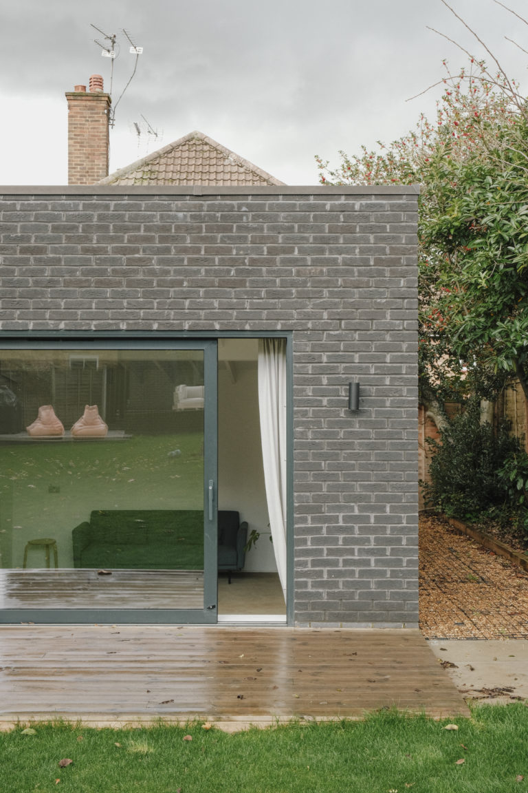 RAW HOUSE LONDON, N2 - SHOOTFACTORY - LONDON HOUSES