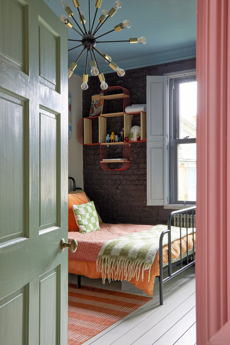 TOUCAN LONDON, SE6 - SHOOTFACTORY - LONDON HOUSES