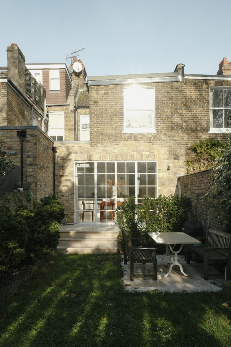 PASCOE LONDON, NW10- SHOOTFACTORY - LONDON HOUSES