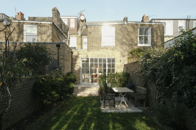PASCOE LONDON, NW10- SHOOTFACTORY - LONDON HOUSES