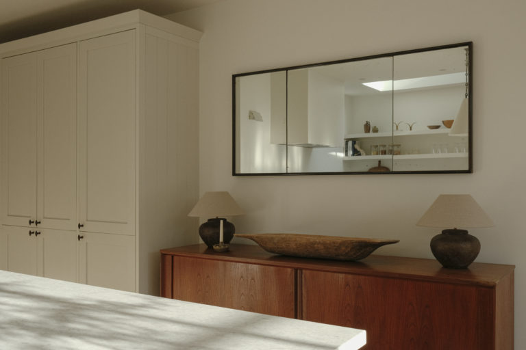 PASCOE LONDON, NW10- SHOOTFACTORY - LONDON HOUSES